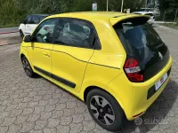 Usata Renault Twingo SE 69 CV (50 kW) 2017 Giallo Utilitaria