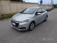 Usata Peugeot 208 Active 75 CV (55 kW) 2015 Grigio Utilitaria