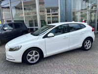 Usata Volvo V40 120 CV (88 kW) 2015 Bianco Berlina