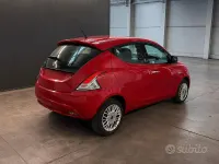 Usata Lancia Ypsilon Gold 69 CV (50 kW) 2018 Rosso Utilitaria