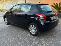 Begagnad Peugeot 208 82 HK (60 kW) 2014 Blå Halvkombi