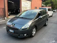 Usata Peugeot 5008 Active 150 CV (110 kW) 2012 Grigio Monovolume