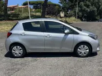 Usata Toyota Yaris Active 69 CV (50 kW) 2014 Argento Utilitaria