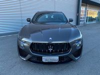 Usata Maserati Levante 350 CV (257 kW) 2021 Grigio scuro SUV