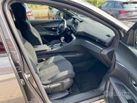 Usata Peugeot 5008 Active 130 CV (95 kW) 2023 Grigio SUV