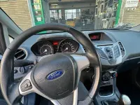 Usata Ford Fiesta 82 CV (60 kW) 2011 Bianco Berlina