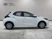 Usata Toyota Yaris Hybrid Active 116 CV (85 kW) 2022 Bianco Berlina