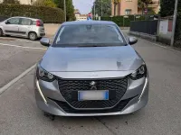 Usata Peugeot 208 Allure 56 kW (77 CV) 2021 Grigio Utilitaria