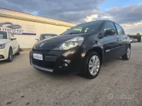 Usata Renault Clio II Luxe 75 CV (55 kW) 2009 Nero Berlina