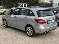 Usata Mercedes B180 107 CV (78 kW) 2017 Grigio Monovolume