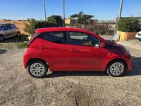 Usata Toyota Aygo X-clusiv 72 CV (52 kW) 2021 Rosso Utilitaria