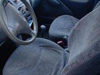 Usata Toyota Yaris 68 CV (50 kW) 2001 Blu Utilitaria