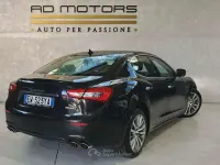 Begagnad Maserati Ghibli 250 HK (183 kW) 2014 Blå Sedan