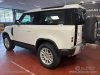Käytetty Land Rover Defender S 200 HP (147 kW) 2024 Valkoinen Katumaasturi
