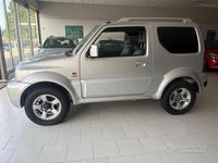 Usata Suzuki Jimny 86 CV (63 kW) 2006 Grigio SUV