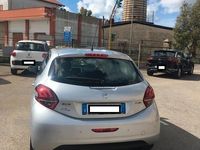 usata Peugeot 208 BlueHDi 75 5 porte Allure