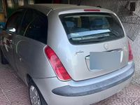 Usata Lancia Ypsilon 70 CV (51 kW) 2004 Grigio Utilitaria