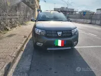 Usata Dacia Sandero 90 CV (66 kW) 2017 Grigio Berlina