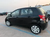 Usata Toyota Yaris 65 CV (47 kW) 2010 Nero Utilitaria