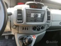 Usata Opel Vivaro 120 CV (88 kW) 2007 Grigio Monovolume