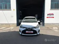 Usata Toyota Yaris 90 CV (66 kW) 2017 Bianco Berlina