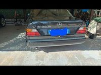 Usata Mercedes E200 136 CV (100 kW) 1993 Nero Berlina