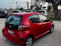 Usata Toyota Aygo Connect Style 67 CV (49 kW) 2012 Rosso Utilitaria