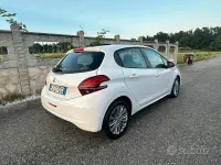 Usata Peugeot 208 75 CV (55 kW) 2017 Bianco Utilitaria