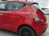 Begagnad Lancia Ypsilon 69 HK (50 kW) 2022 Röd Halvkombi