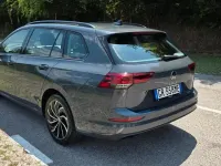 Usata VW Golf VIII Life 110 CV (80 kW) 2023 Grigio Station wagon