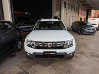 Usata Dacia Duster Lauréate 110 CV (80 kW) 2016 Bianco SUV