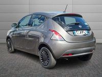 Usata Lancia Ypsilon Gold 69 CV (50 kW) 2022 Grigio Utilitaria