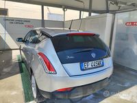 Usata Lancia Delta 120 CV (88 kW) 2011 Grigio Utilitaria