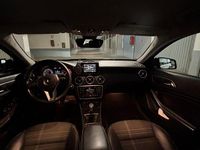 Usata Mercedes A180 122 CV (89 kW) 2016 Nero Berlina