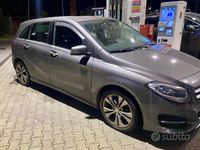 Usata Mercedes 180 109 CV (80 kW) 2015 Grigio Berlina