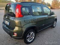 Usado Fiat Panda 4x4 75 HP (55 kW) 2015 Verde Citadino