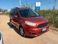 Usata Ford Tourneo Courier 75 CV (55 kW) 2014 Rosso Monovolume