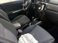 Usata Suzuki Vitara 111 CV (81 kW) 2020 Argento SUV