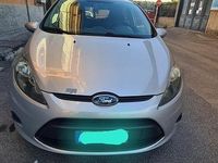 Usata Ford Fiesta Titanium 68 CV (50 kW) 2012 Grigio Utilitaria