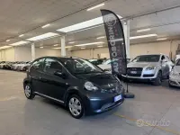 Usata Toyota Aygo Sol 68 CV (50 kW) 2005 Blu Utilitaria