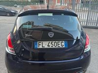 Usata Lancia Ypsilon Silver 69 CV (50 kW) 2017 Blu Utilitaria