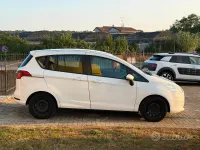 Usata Ford B-MAX Individual 95 CV (69 kW) 2013 Bianco Monovolume