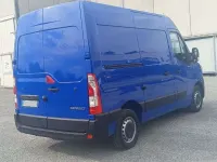 Usata Renault Master 136 CV (100 kW) 2023 Blu/azzurro Monovolume