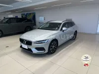 Usata Volvo V60 Business Edition 197 CV (144 kW) 2022 Grigio Station wagon