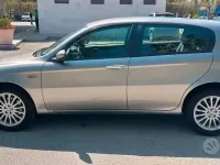 Usata Alfa Romeo 147 120 CV (88 kW) 2007 Grigio Utilitaria