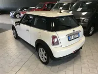 Usata Mini ONE Seven 75 CV (55 kW) 2009 Bianco Utilitaria