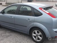 Usata Ford Focus 114 CV (83 kW) 2005 Blu/azzurro Berlina