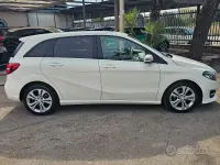 Usata Mercedes B180 Executive 109 CV (80 kW) 2015 Bianco Utilitaria