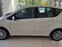 Usata Mercedes A180 Avantgarde 109 CV (80 kW) 2011 Bianco Berlina