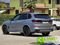 Usata BMW X5 M Sport 340 CV (250 kW) 2024 Grigio scuro SUV